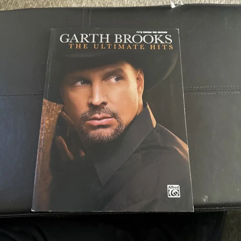 Alfred Garth Brooks - The Ultimate Hits Easy Guitar TAB Book